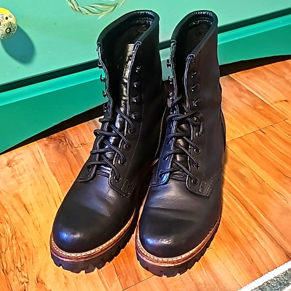 Frye logger boots size 8